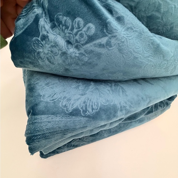 Christian Siriano Blue Velvet Floral Bird Curtains Set of 8 Panels 38” W x 84” L - Picture 4 of 14